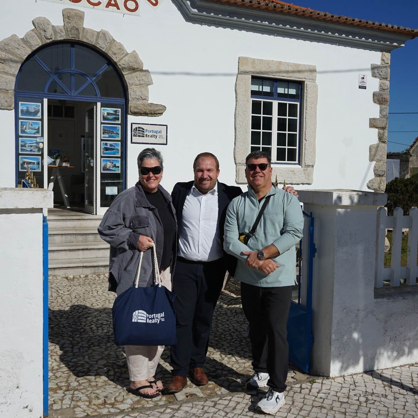 Simple Life Card handovers at Portugal Realty's office in Sao Martinho do Porto - Portugal